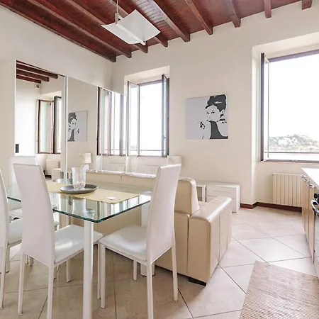 Апартаменты Prestige Арона